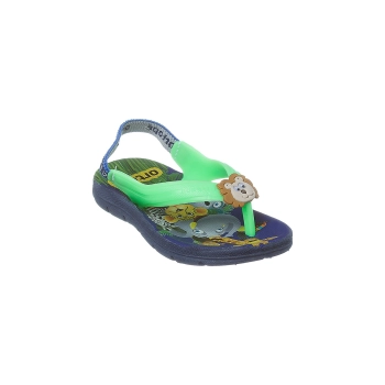 Na imagem temos um lindo chinelo de dedo infantil masculino Ortopé com estampa de selva nas cores azul e verde.